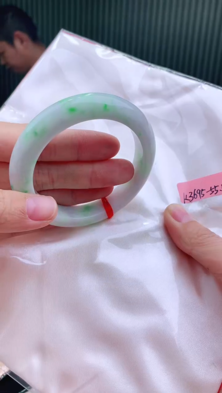 未镶嵌手镯翡翠55+