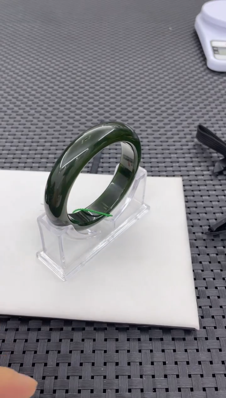 【闪购商品】和田玉手镯一条59+未镶嵌(多样性发一件) Z0496