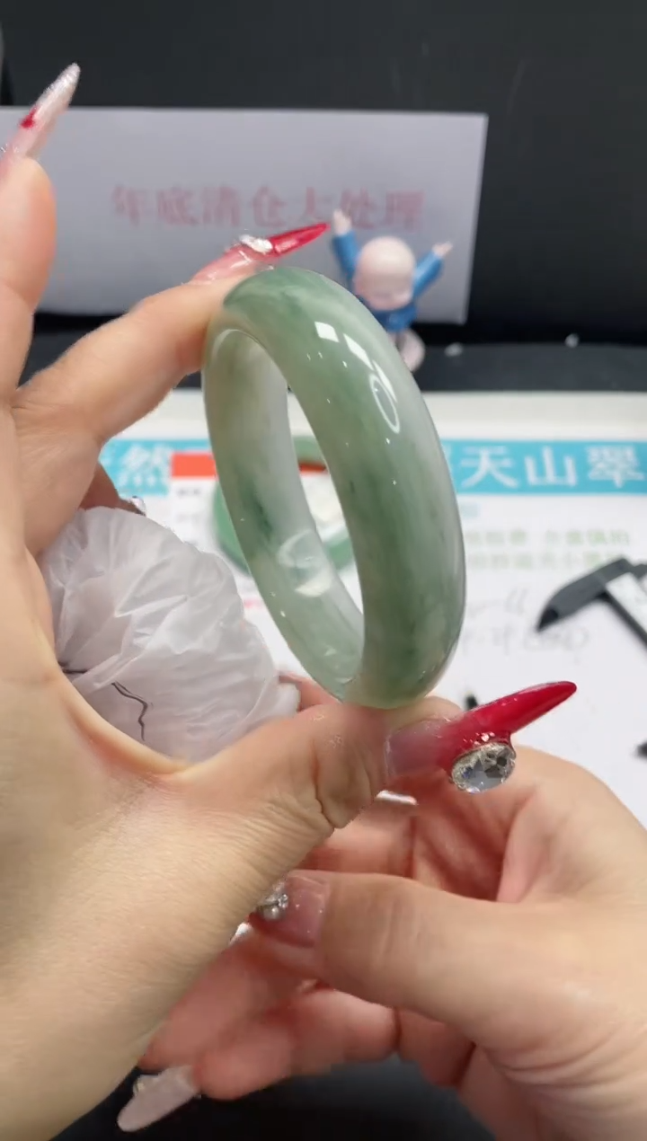 【闪购商品】石英质玉手镯未镶嵌25
