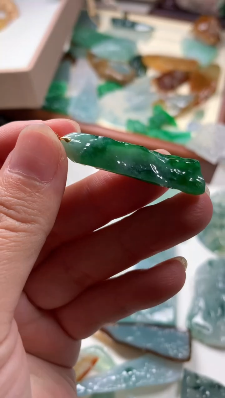 【闪购商品】翡翠颈饰18K金镶嵌吊坠