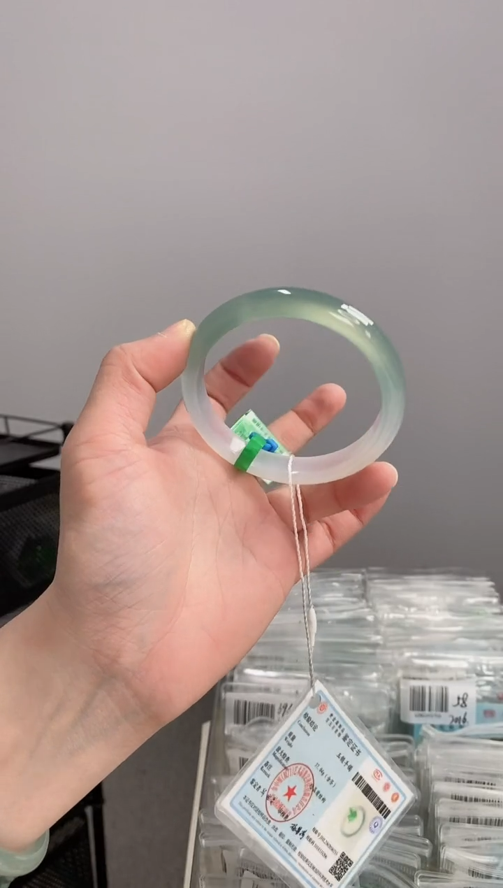 【闪购商品】玛瑙/玉髓手镯未镶嵌59-60圈