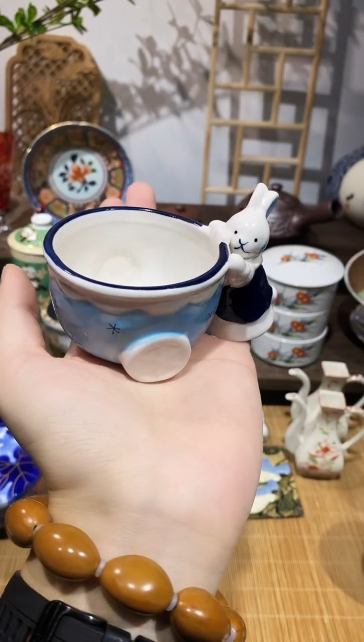 瓷片小兔子陶瓷摆件