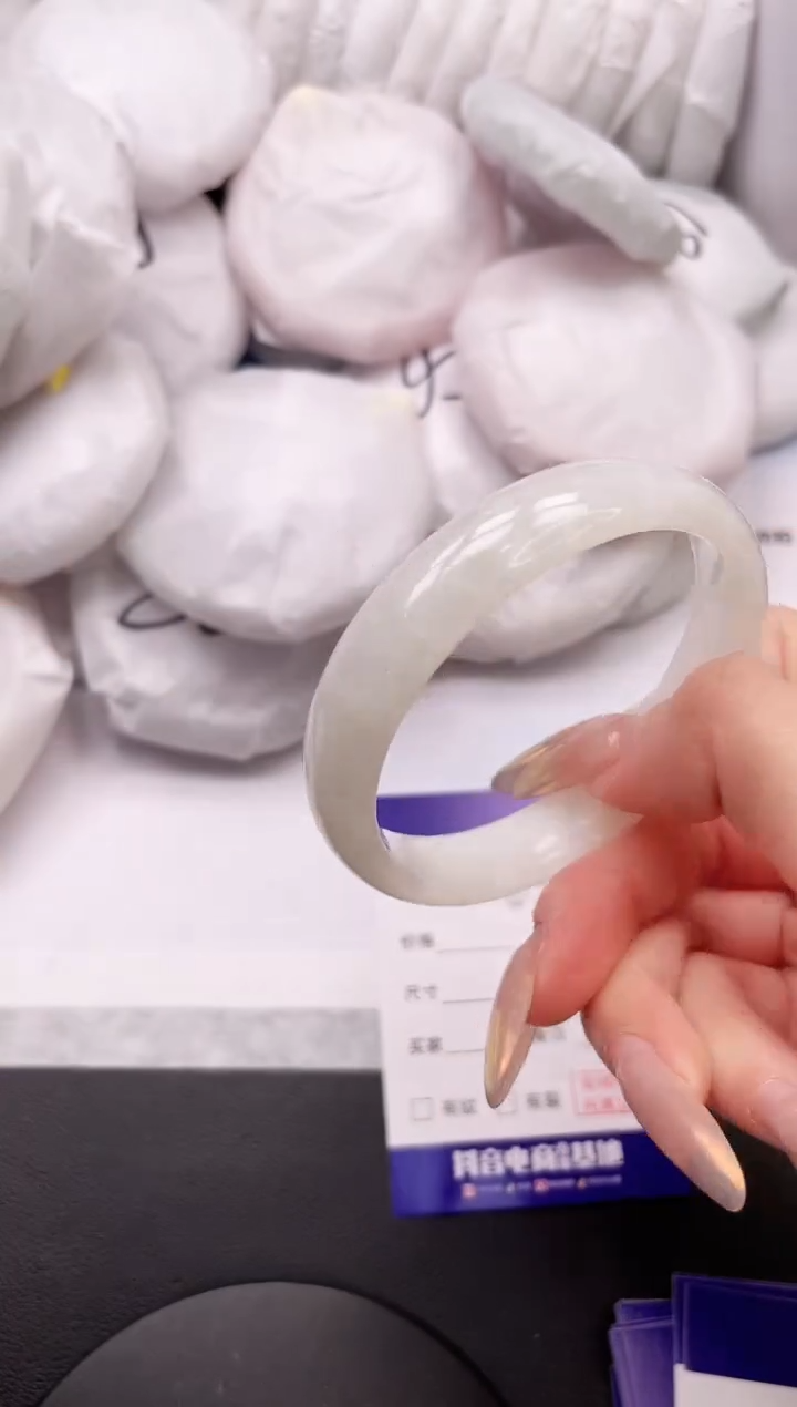 【闪购商品】和田玉手镯未镶嵌15K170-57