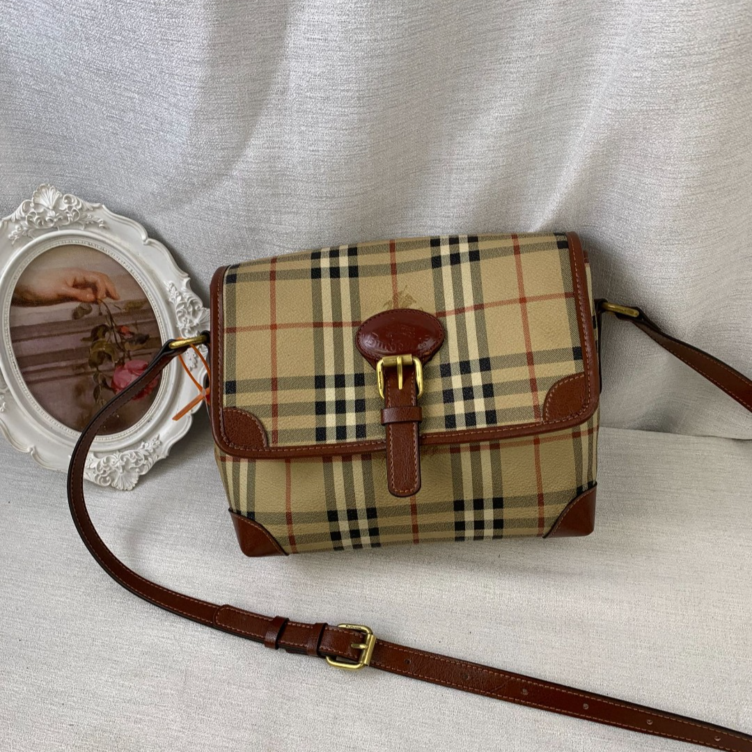 95新 BURBERRY/博柏利 战马格纹邮差包/AR11606551/6551