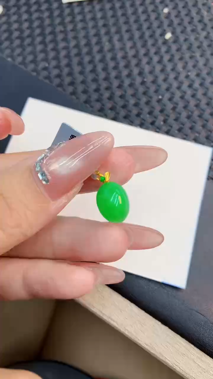 翡翠18K金镶嵌吊坠(不含链)1