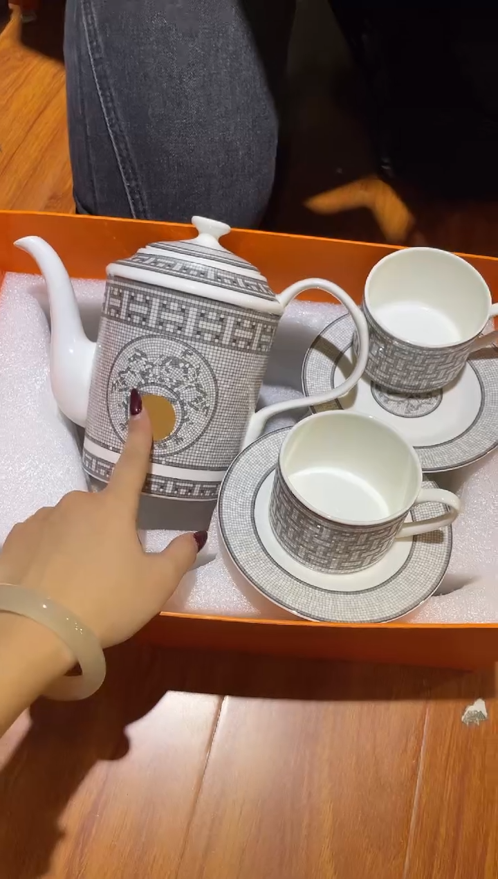 杯鸿辉家品牌瓷器，京东包邮！