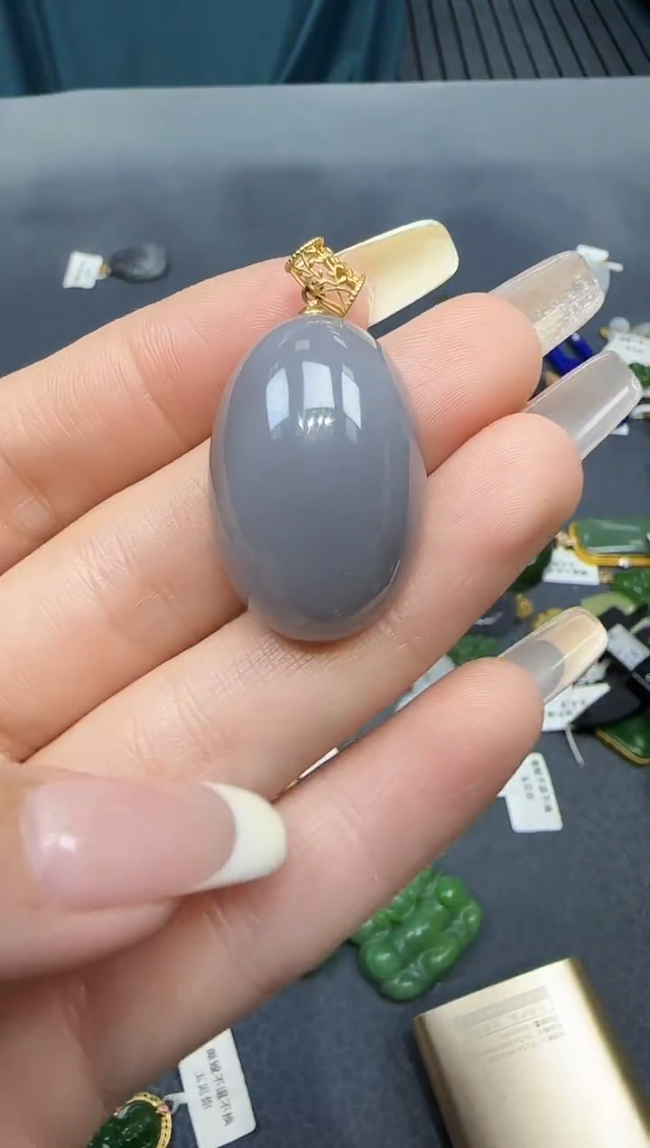 【闪购商品】和田玉挂件18K金镶嵌1