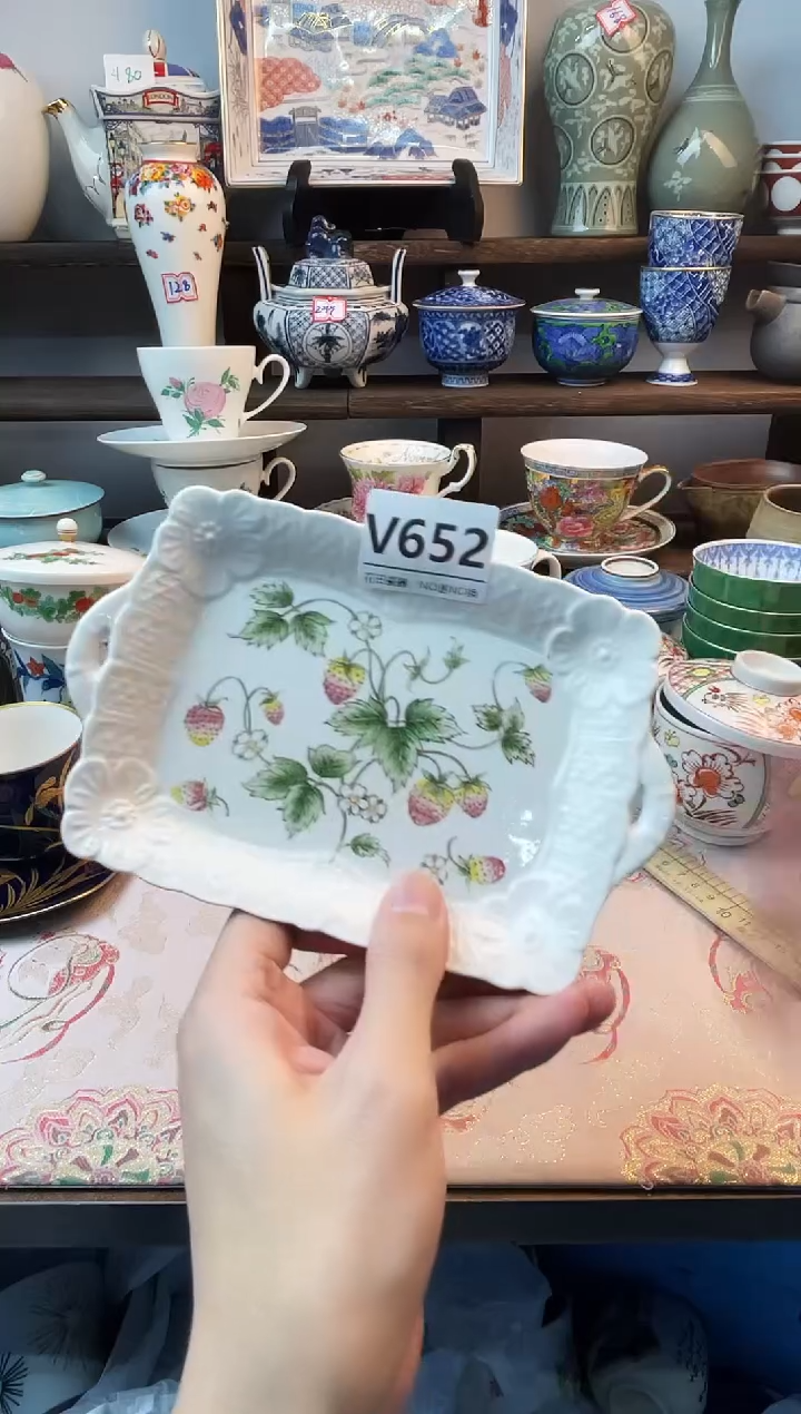 瓷片虹*喵V652不退不换.感谢理解