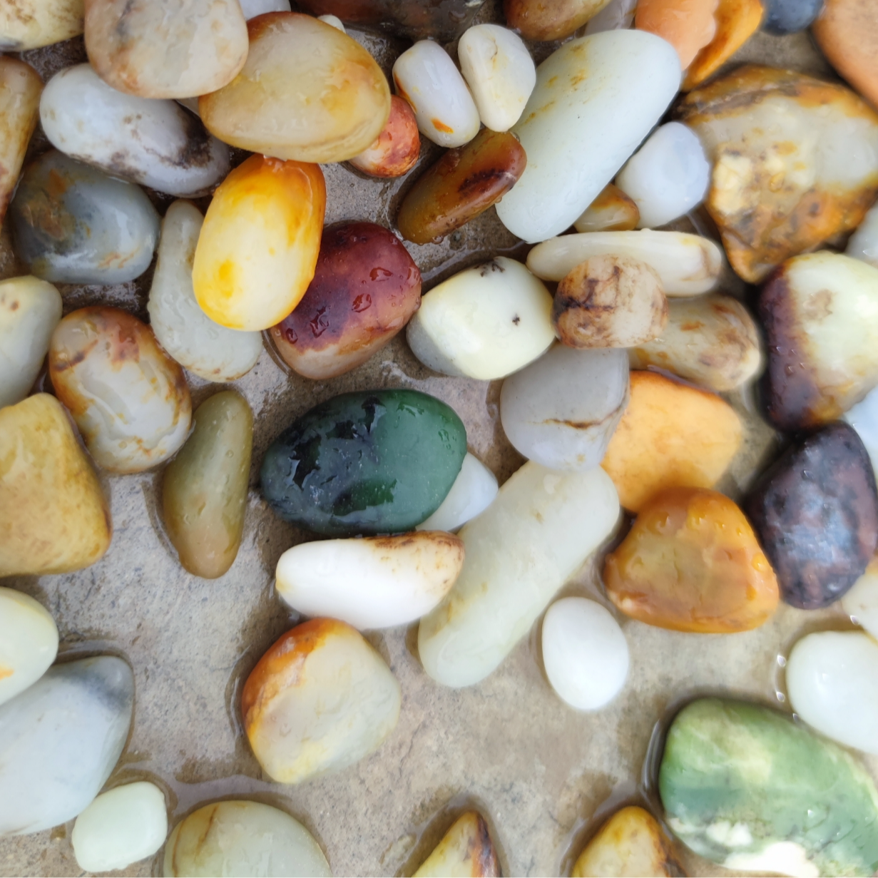 新疆天然戈壁石原石把玩石