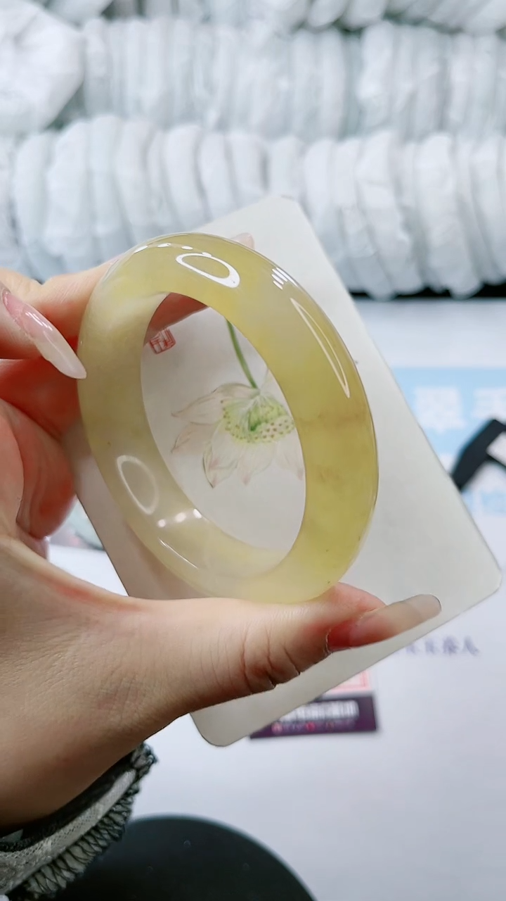 【闪购商品】石英质玉手镯未镶嵌多样性发货A455