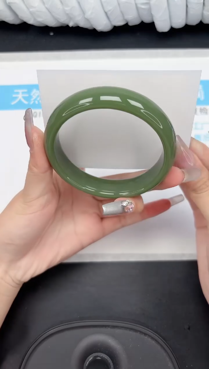 【闪购商品】石英质玉手镯未镶嵌2-63