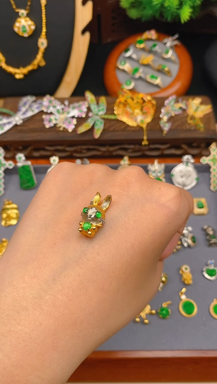 【闪购商品】翡翠吊坠(不含链)银S925镶嵌小萌兔