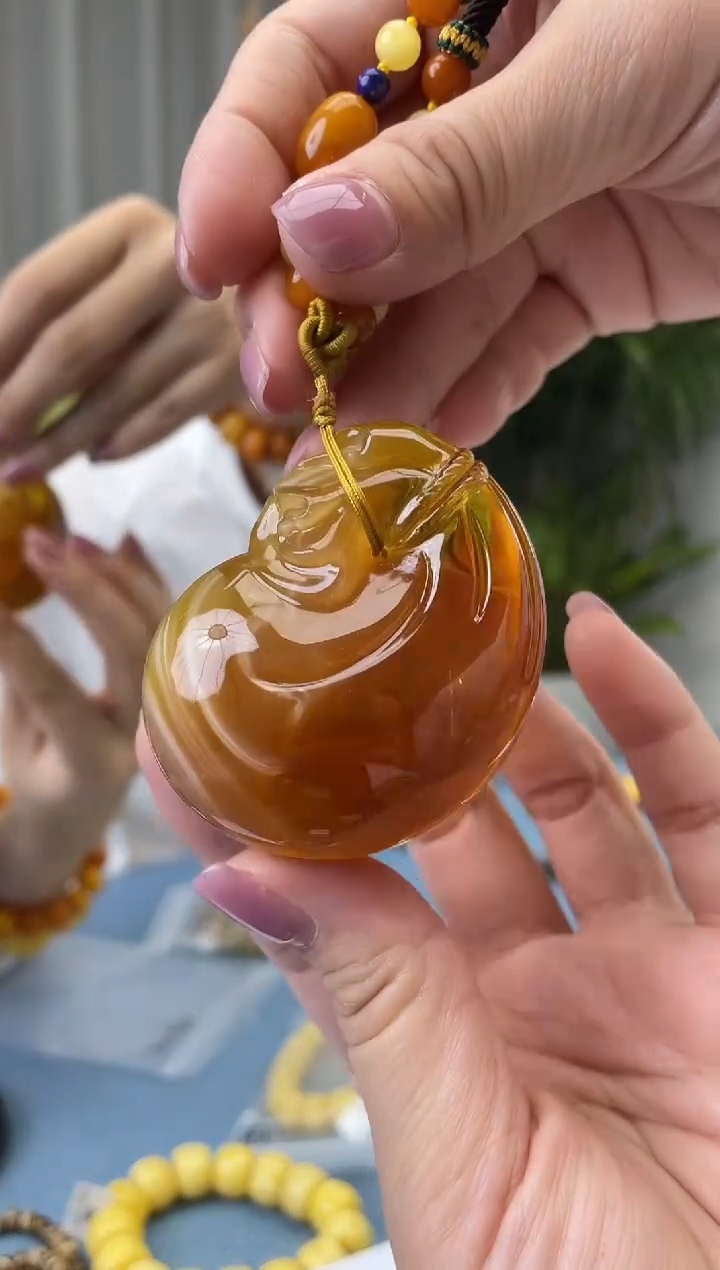 【闪购商品】蜜蜡珠宝奇石未镶嵌假一罚十，微瑕发一件046