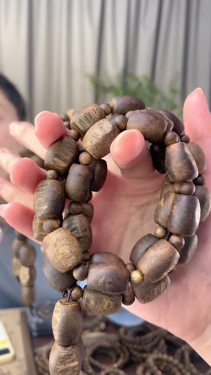 沉香手串天然沉香，假一赔四，多样性发其一（58克多）