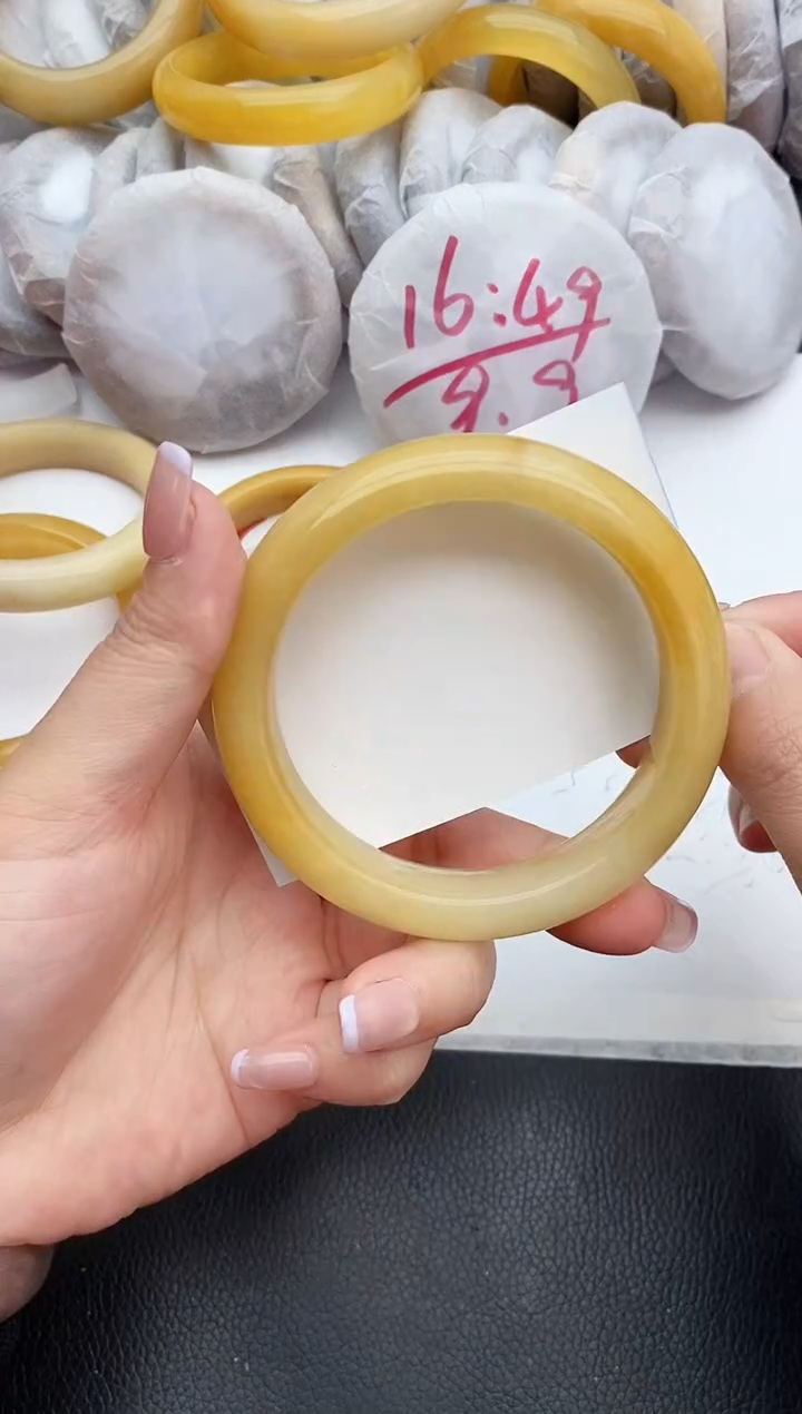 石英质玉未镶嵌手镯130+61/62