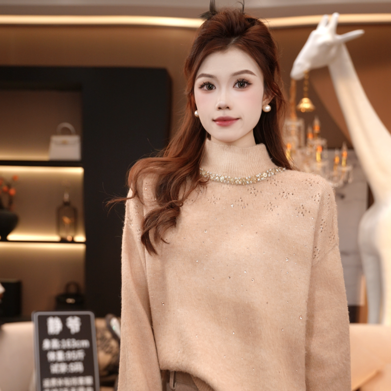 静静 | 雪域暖阳～25秋冬法式气质钉珠半高领烫钻显瘦针织打底