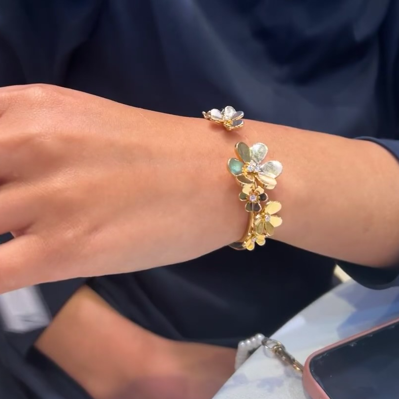 3962手镯750黄金18k金镶嵌手镯