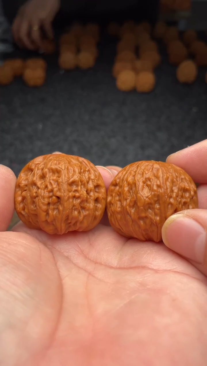 把件文玩核桃 B  54号   39尺铁锤