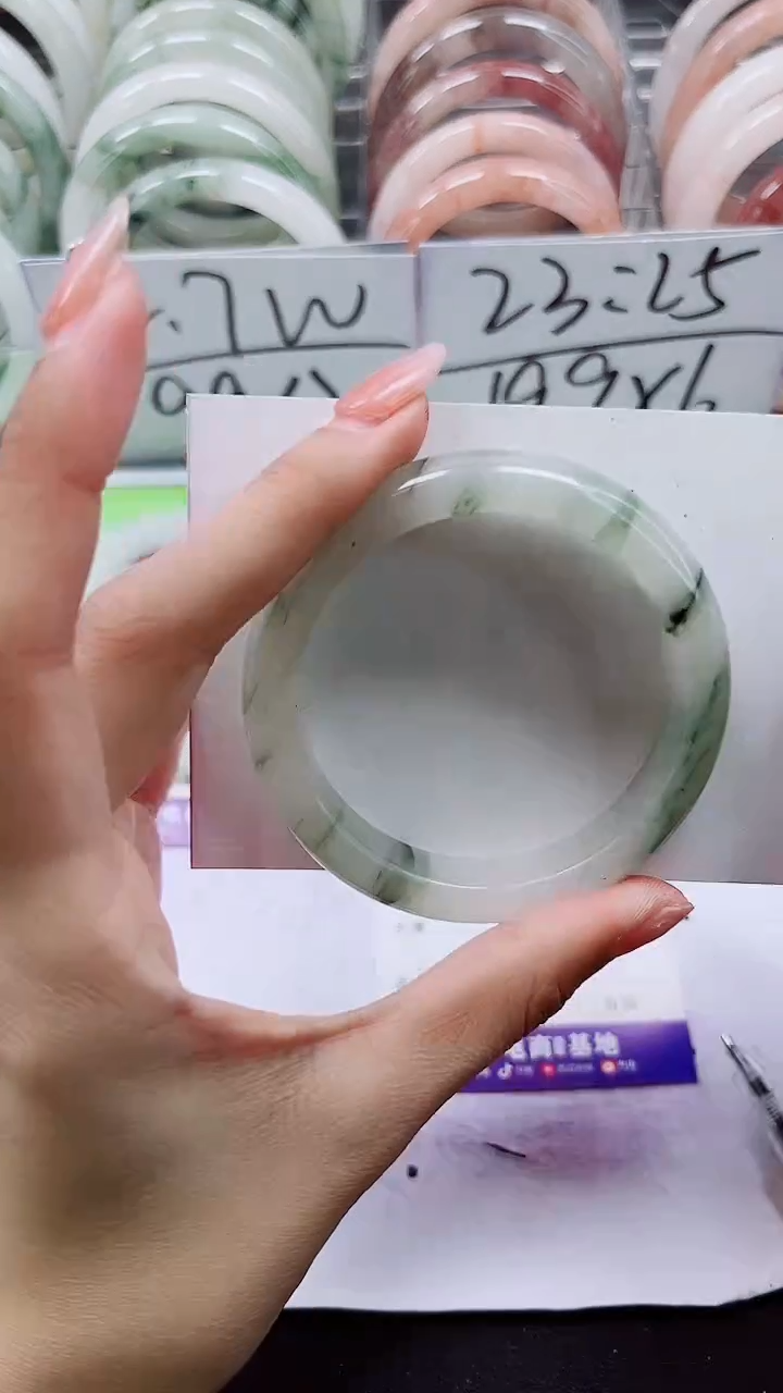 【闪购商品】石英质玉手镯未镶嵌A179-51/52