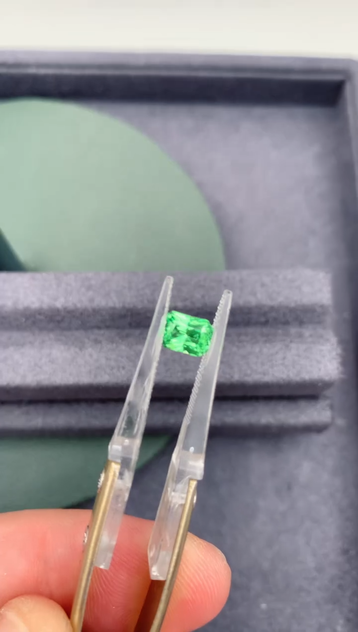 石榴石裸石未镶嵌1.1ct  沙弗莱雷迪恩切