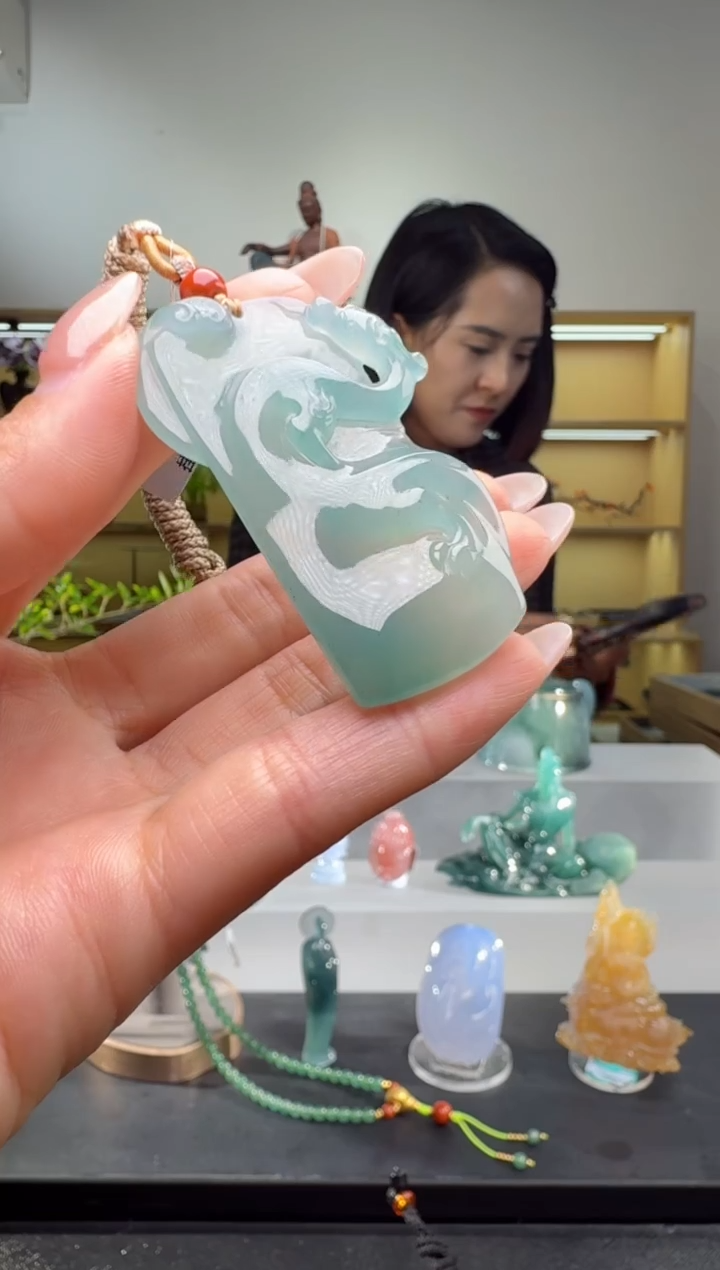 吊坠(不含链)未镶嵌翡翠龙牌