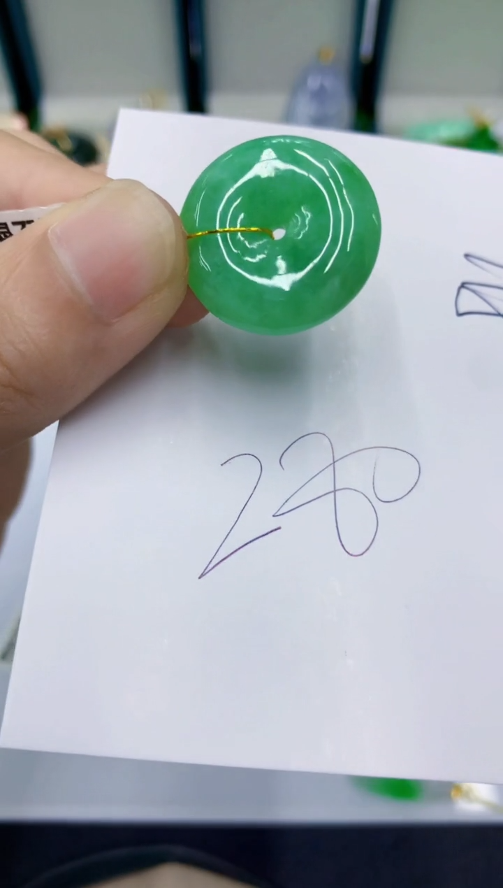 翡翠未镶嵌颈饰翡翠