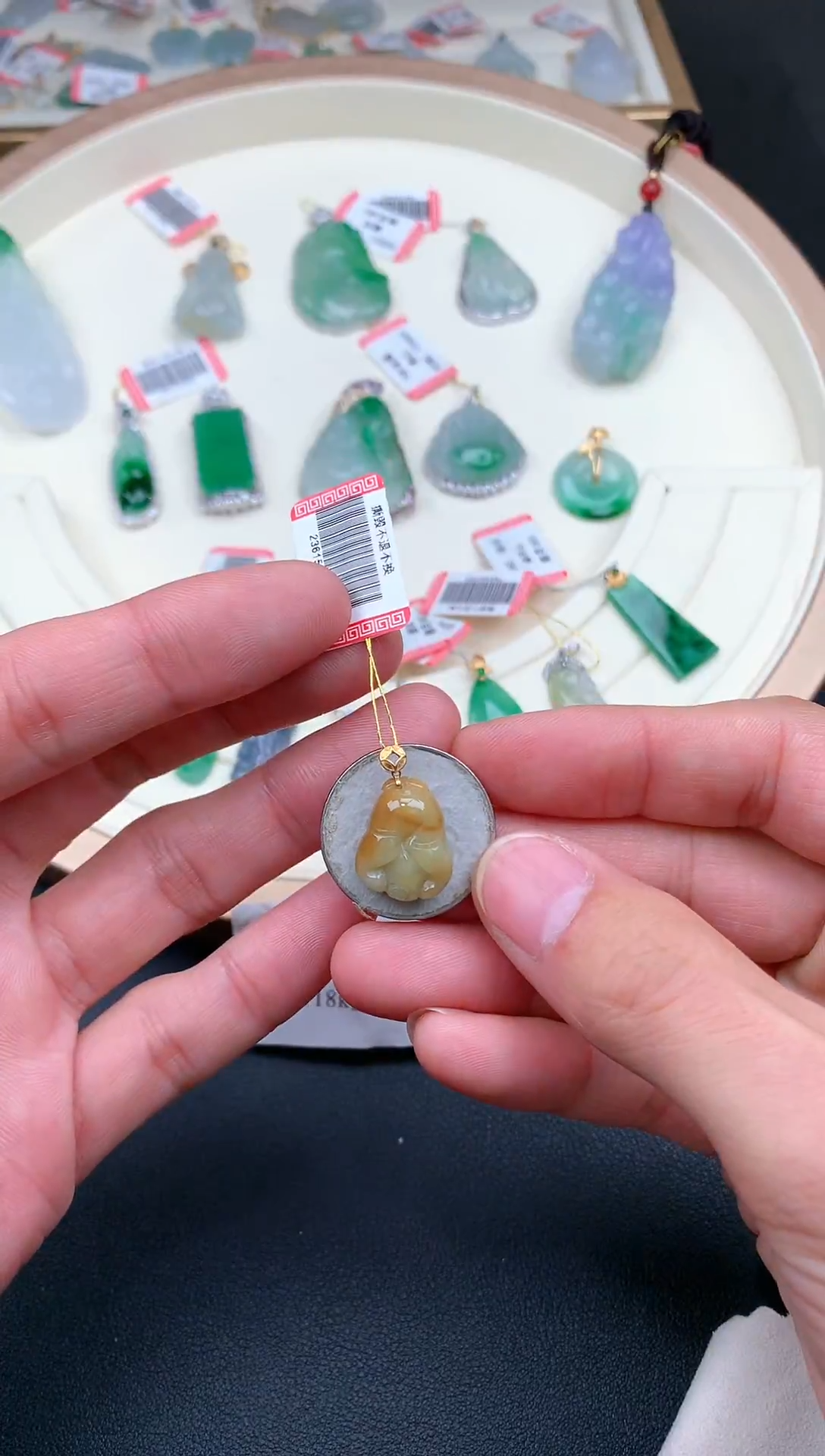 【闪购商品】翡翠颈饰18K金镶嵌佛手