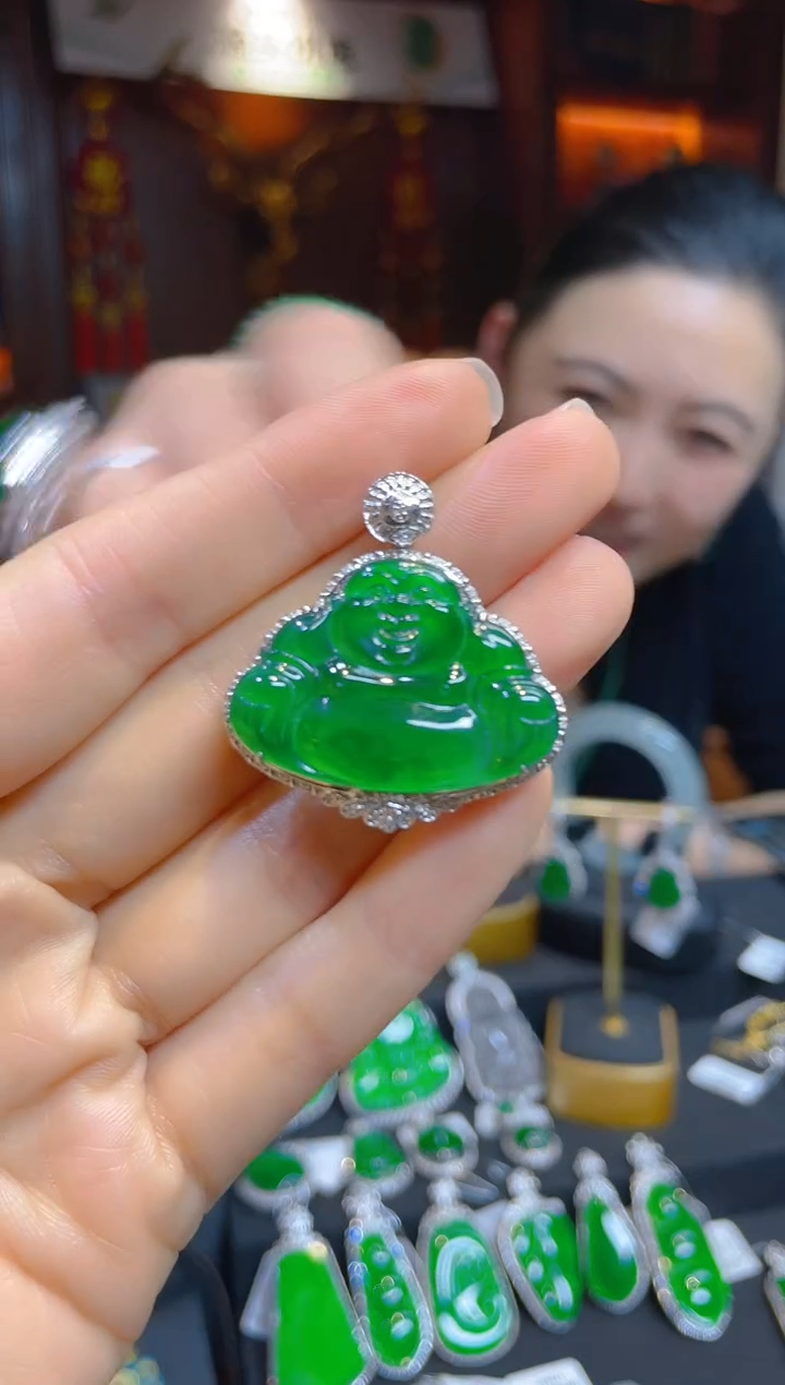 【闪购商品】翡翠颈饰18K金镶嵌112133天然A货翡翠佛公吊坠