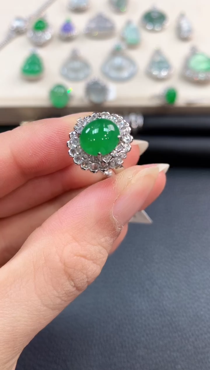 【闪购商品】翡翠戒指18K金镶嵌b77       