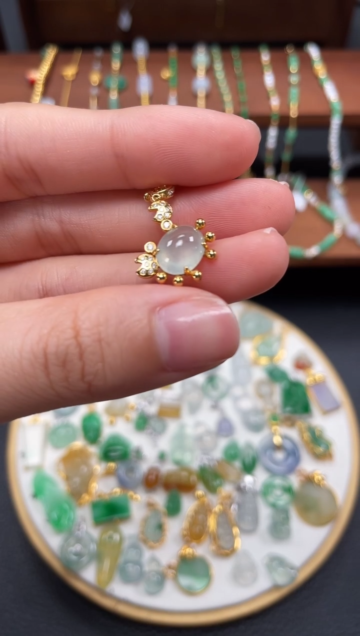 【闪购商品】翡翠吊坠(不含链)18K金镶嵌一个  JK430