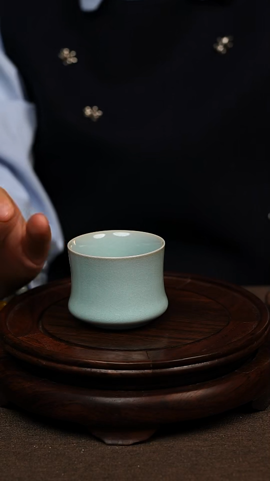 瓷片天青色全手束腰杯100ml微瑕不带礼盒