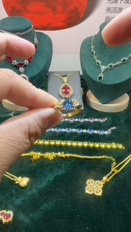 戒指蓝宝石18K金镶嵌1