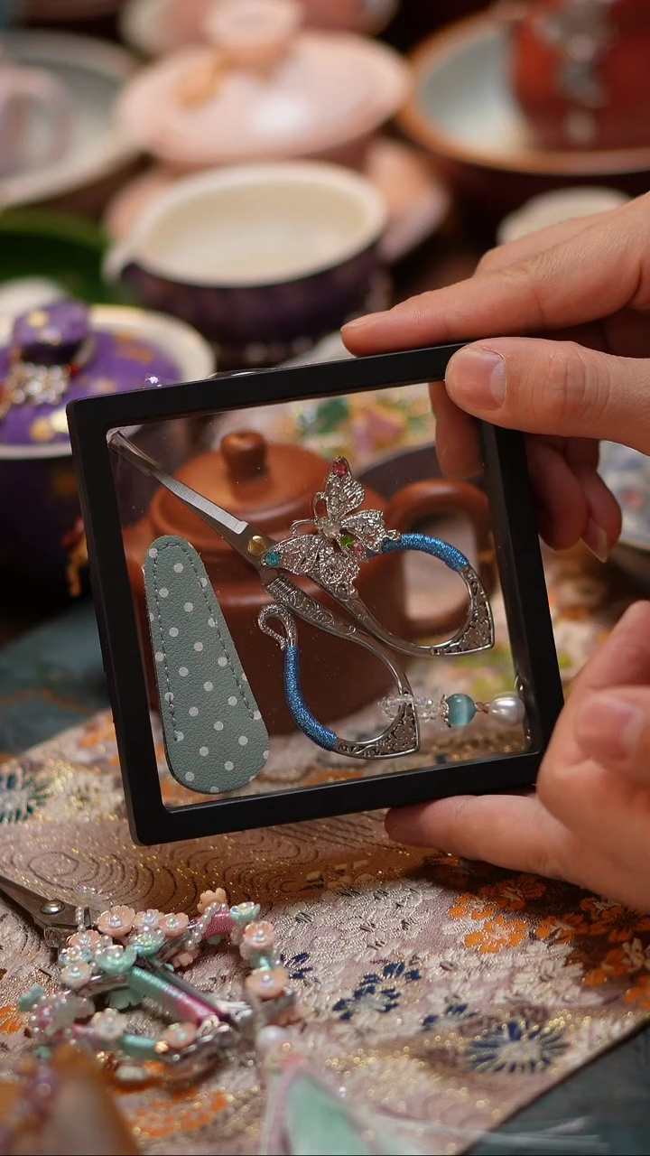 【闪购商品】摆件蓝色编织蝴蝶剪刀