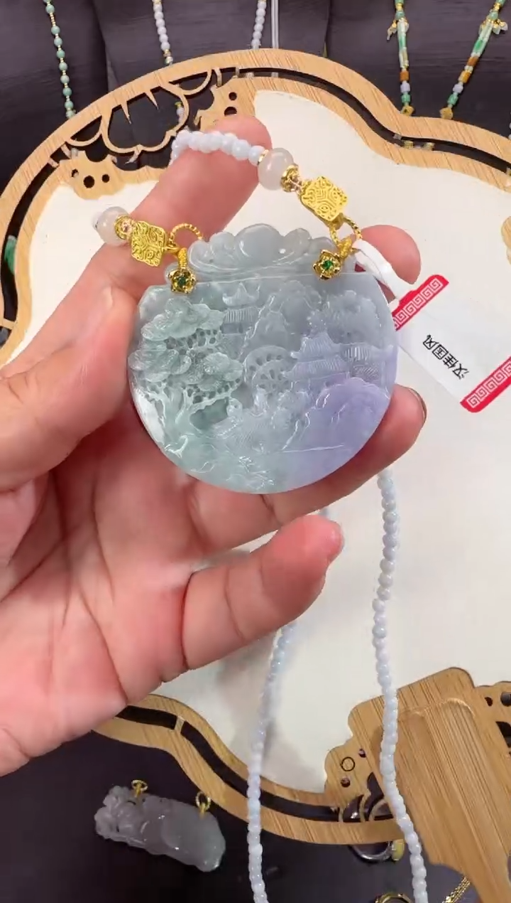 【闪购商品】翡翠颈饰未镶嵌牌子