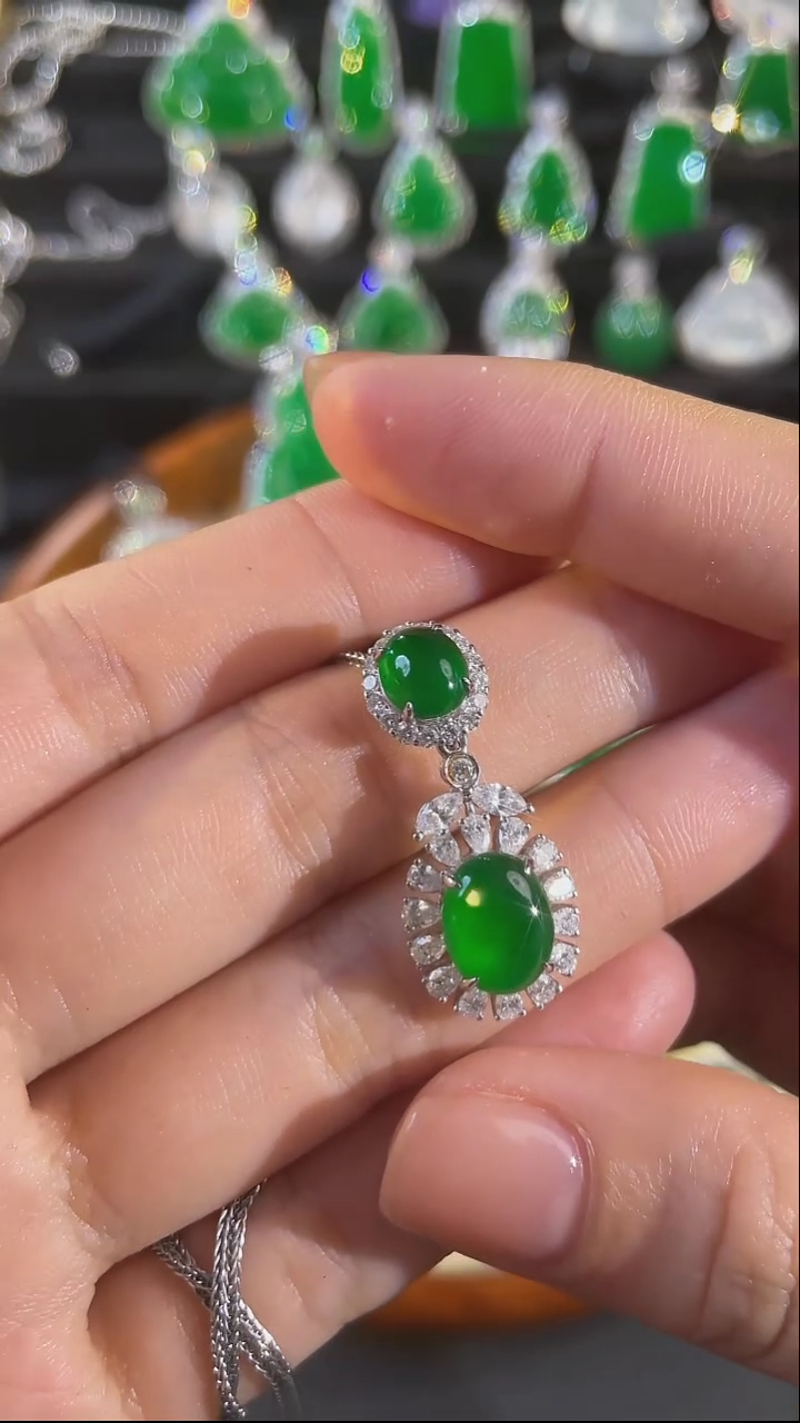 【闪购商品】翡翠颈饰18K金镶嵌翡翠