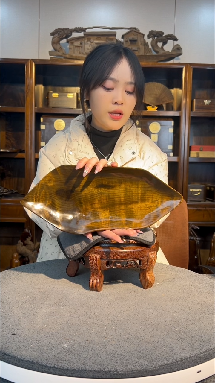 【闪购商品】金丝楠木艺随形果盘