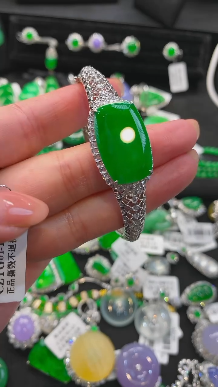 【闪购商品】翡翠戒指18K金镶嵌手镯