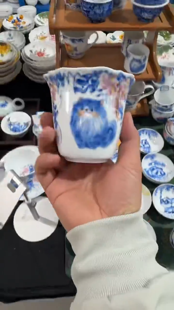摆件陶瓷景德镇高温瓷（手把花边杯）