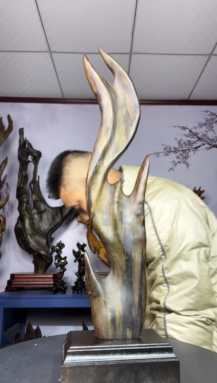 金丝楠木雕款蜀*金丝楠木工艺品摆件