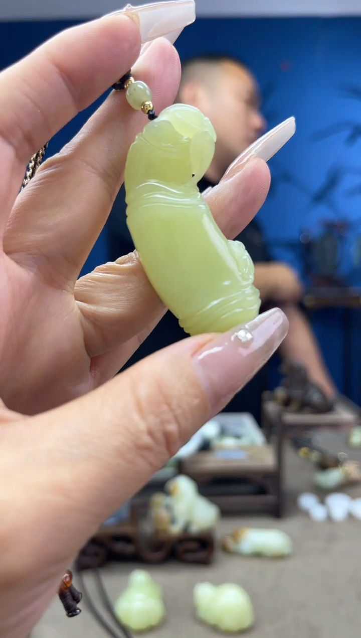 和田玉未镶嵌颈饰1