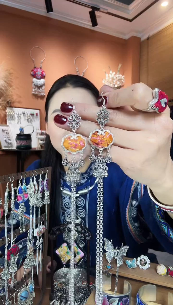 【闪购商品】刺绣纯手工民族风耳环