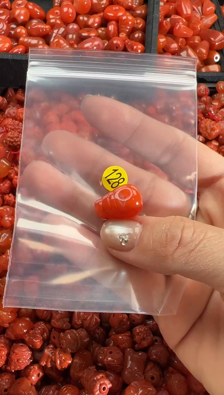 【闪购商品】南红玛瑙颈饰未镶嵌1