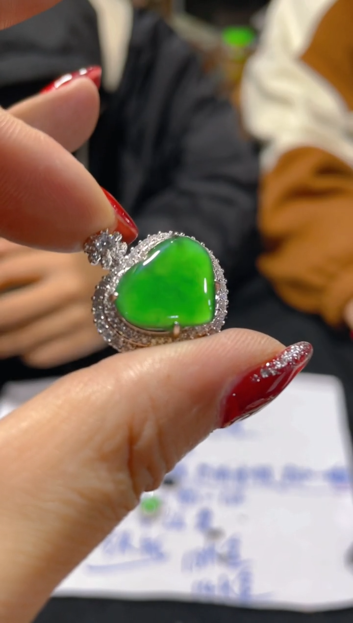 【闪购商品】定制翡翠未镶嵌天然A货翡多样性发货拍一发一