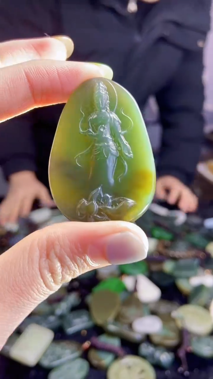 颈饰未镶嵌和田玉1