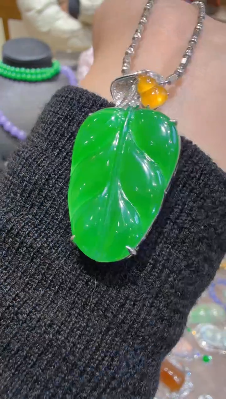 吊坠(不含链)18K金镶嵌翡翠多样性团购发一件