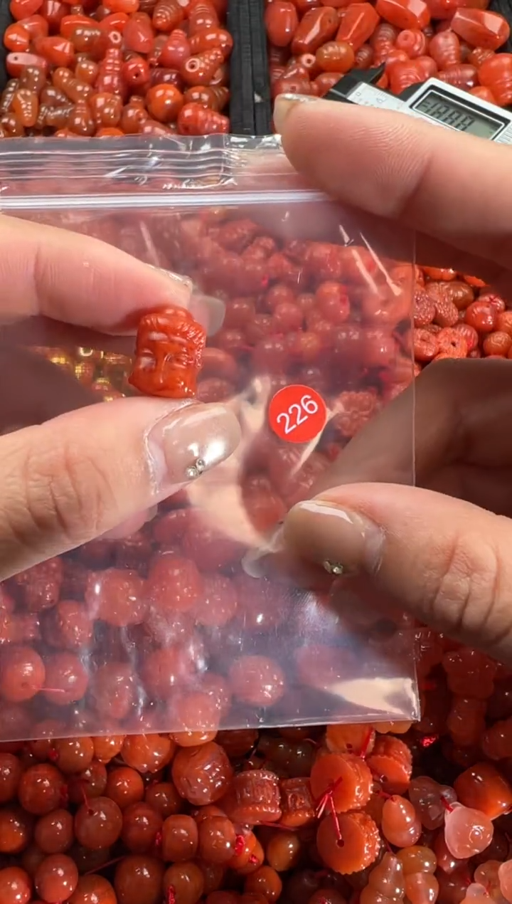 【闪购商品】南红玛瑙颈饰未镶嵌1