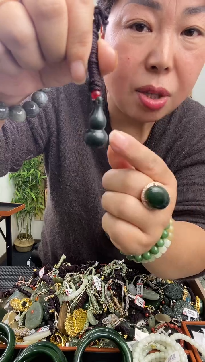 颈饰未镶嵌和田玉多样性发一  4