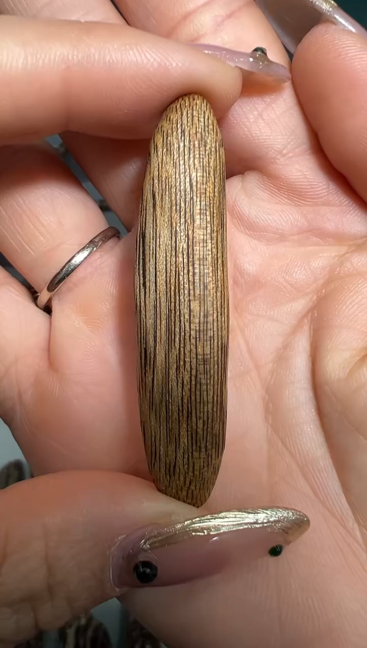 【闪购商品】沉香吊坠菩萨棋金丝结九分沉挂件2.5克