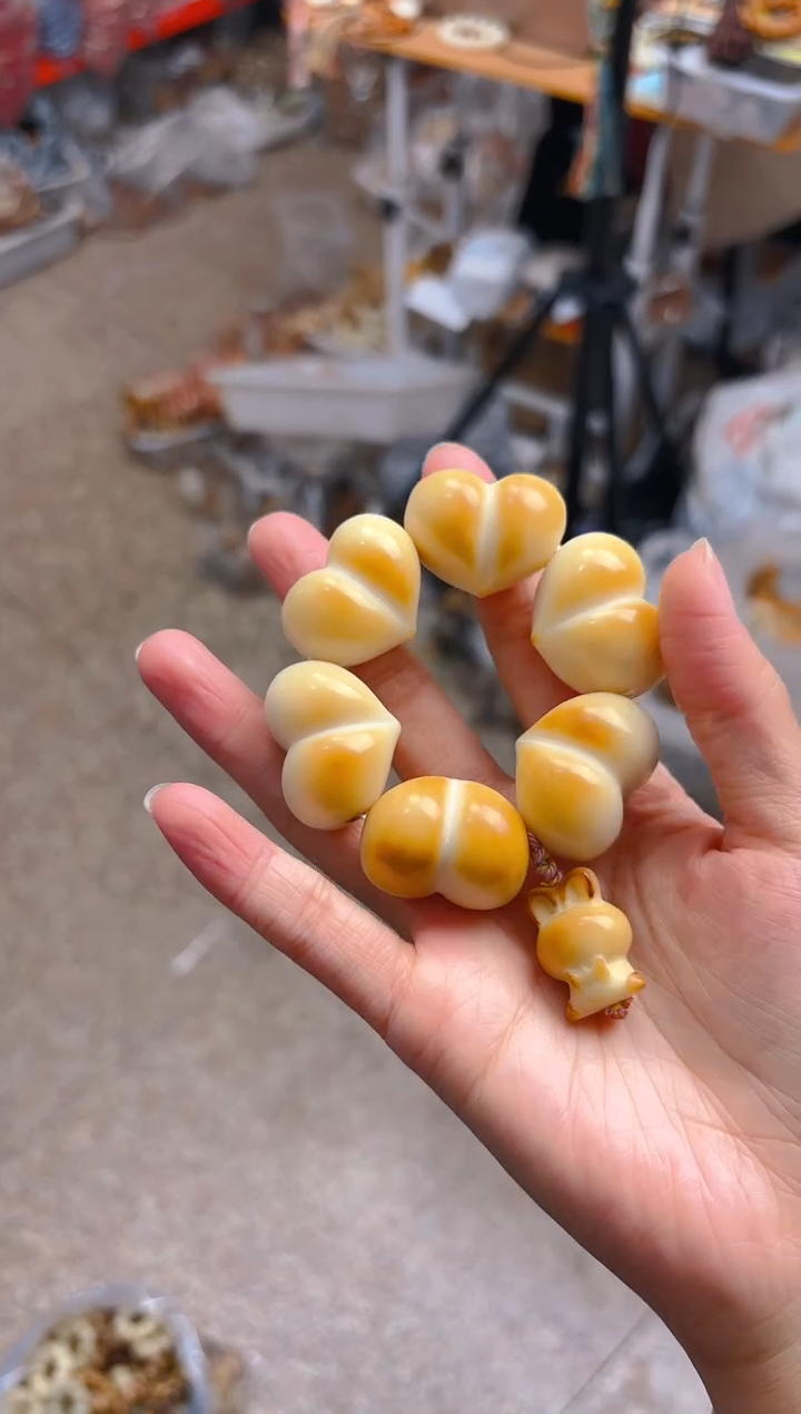 吊坠菩提根/象牙果炭烤爱心手捻  兔子