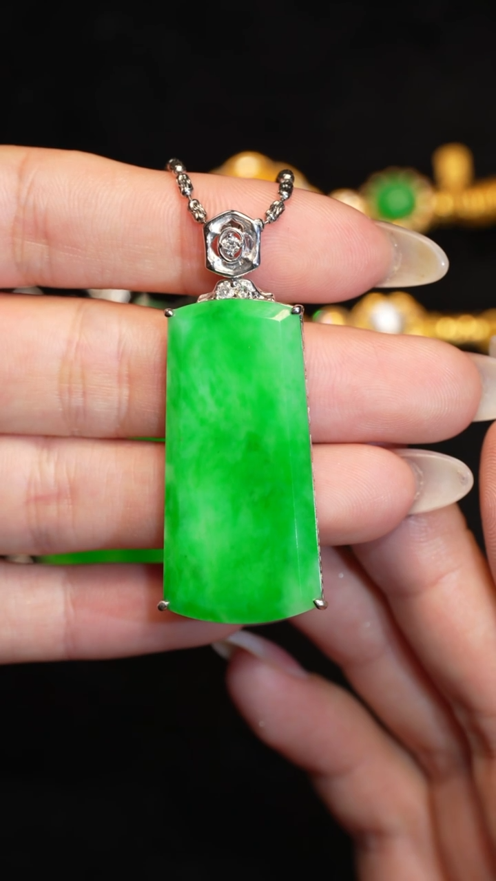 翡翠18K金镶嵌吊坠(不含链)吊坠